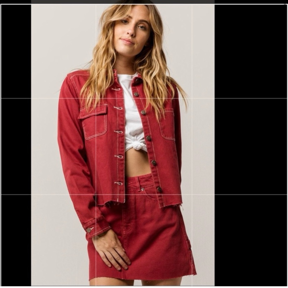 🆕Women’s RVCA Red Denim Jacket. Size XL. NWT